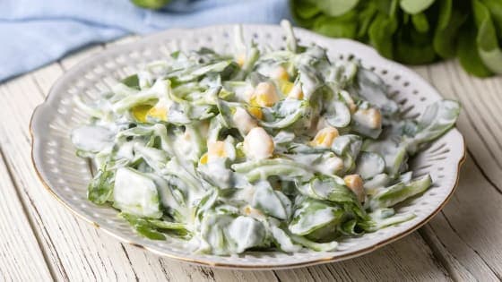 Yoğurtlu Semizotu Salatası